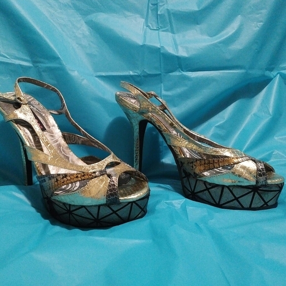 3 for $25 🌸DOLLHOUSE  🌻🌼 Nice Platform Heels - Picture 4 of 8